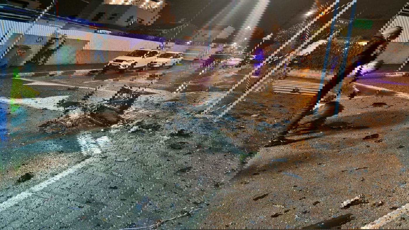 חשד לניסיון חיסול בפתח תקווה: שניים נפצעו מירי