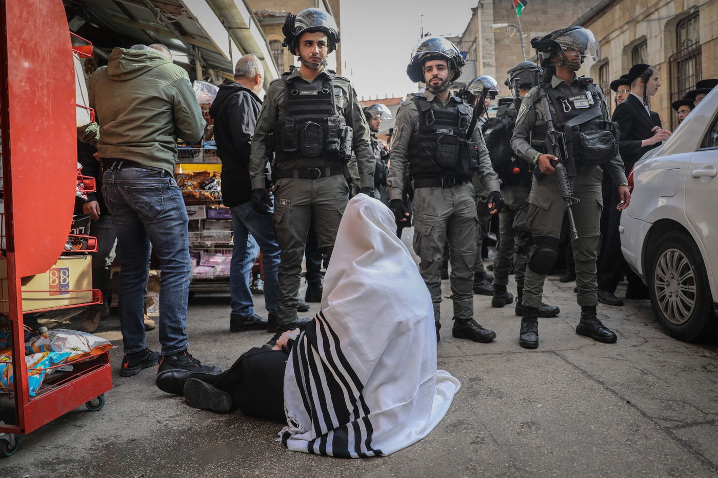 פשיטה משטרתית במאה שערים, היום