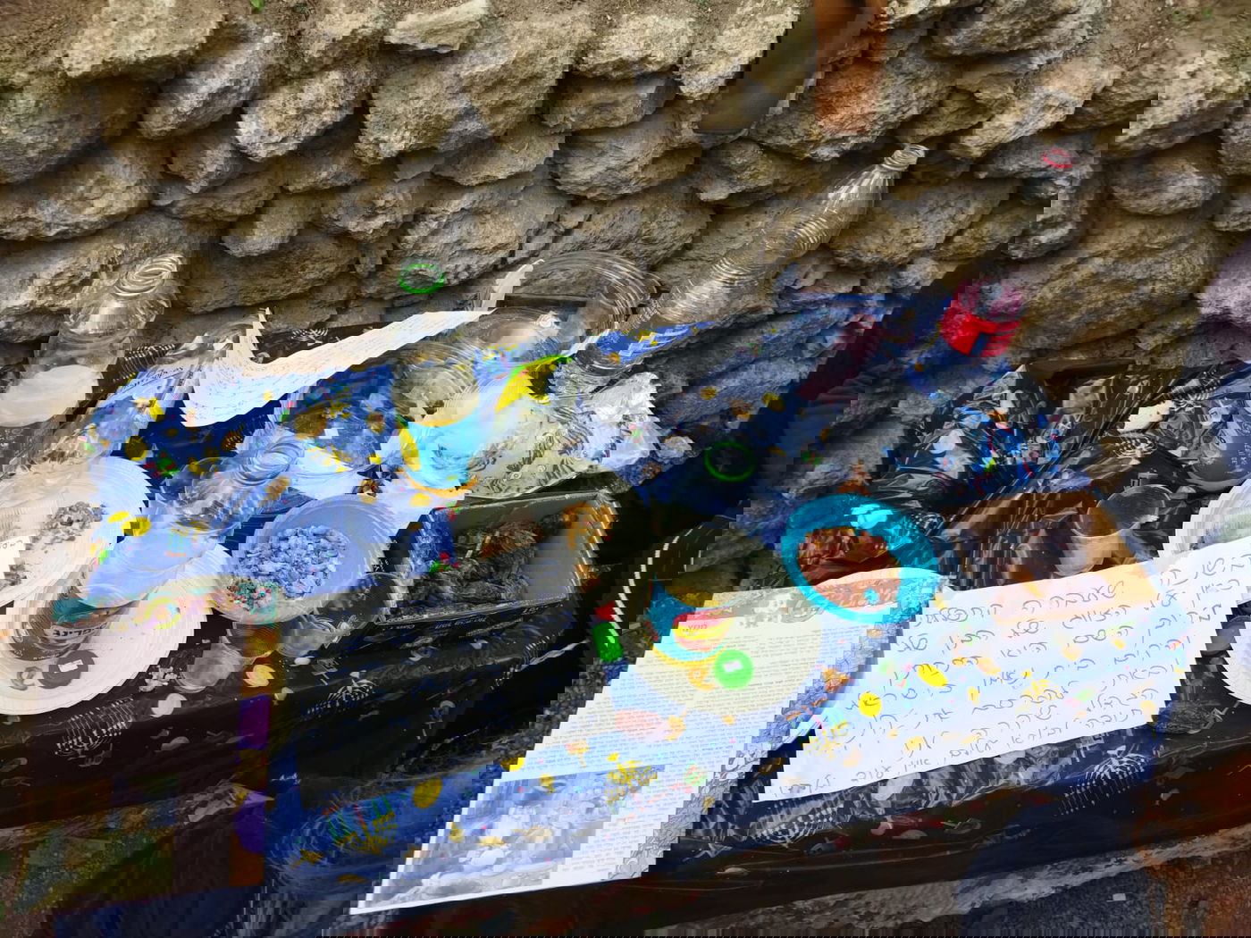 הפתעה: אברך ליטאי לבוש 'פראק' בקבר מתתיהו • סיור מצולם