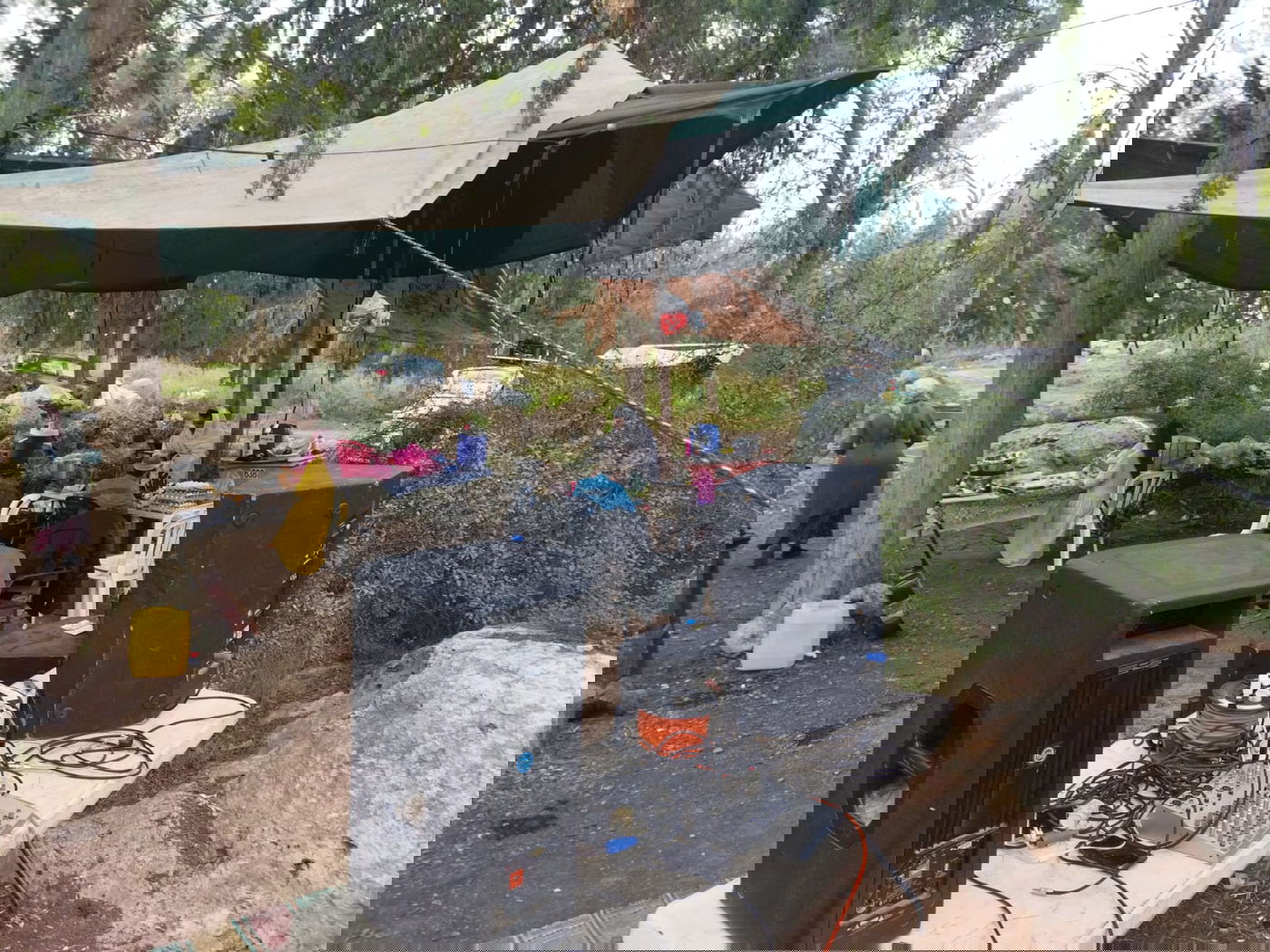 הפתעה: אברך ליטאי לבוש 'פראק' בקבר מתתיהו • סיור מצולם