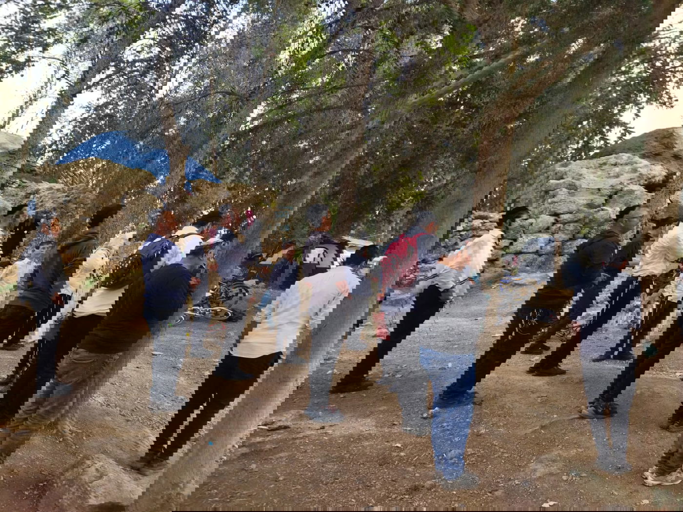 הפתעה: אברך ליטאי לבוש 'פראק' בקבר מתתיהו • סיור מצולם