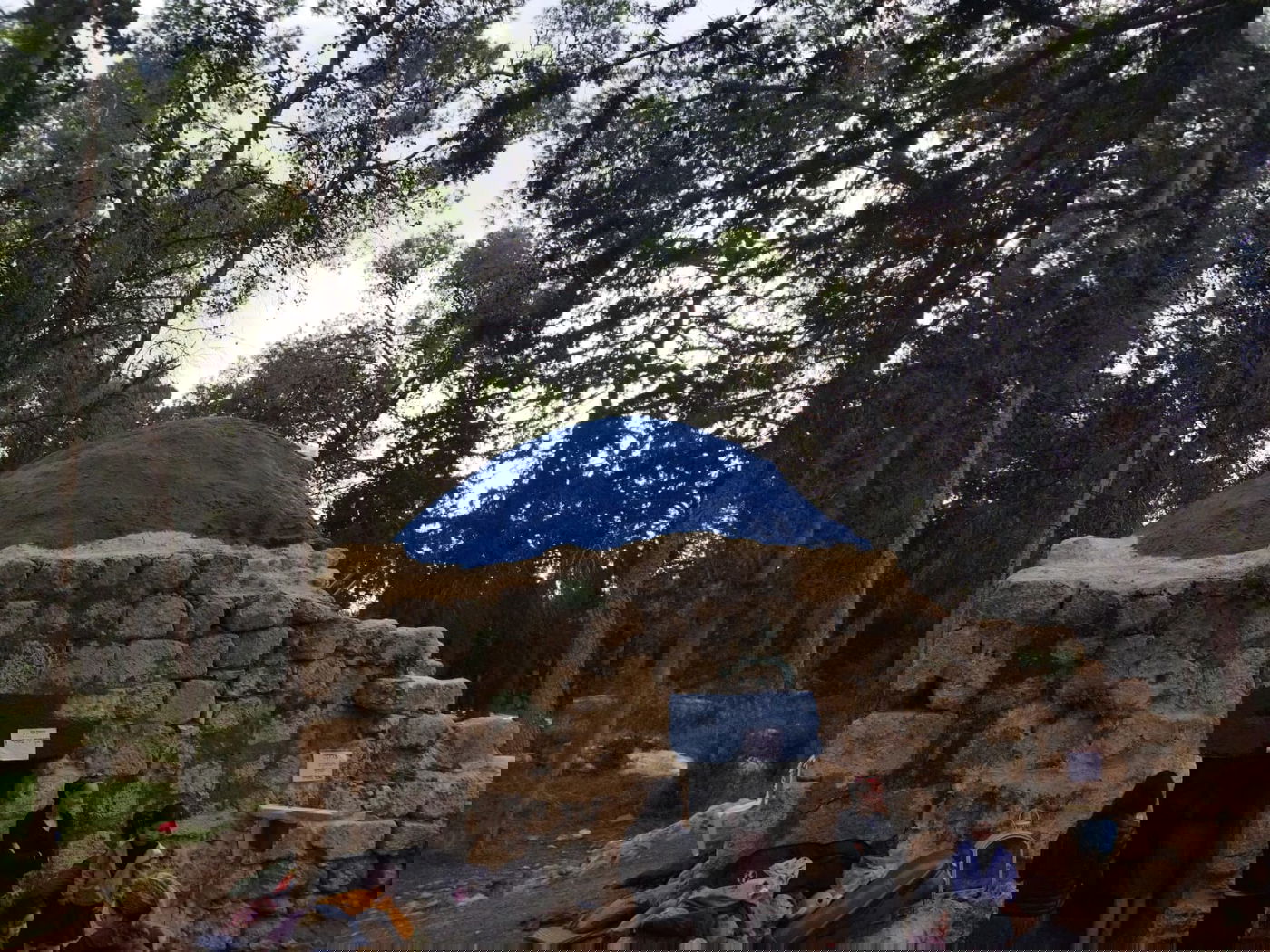 הפתעה: אברך ליטאי לבוש 'פראק' בקבר מתתיהו • סיור מצולם