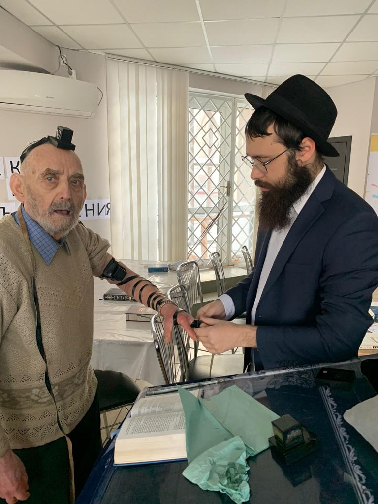 טנקים באוקראינה, לא מה שחשבתם: המבצע החב"די בלב המדינה הבוערת