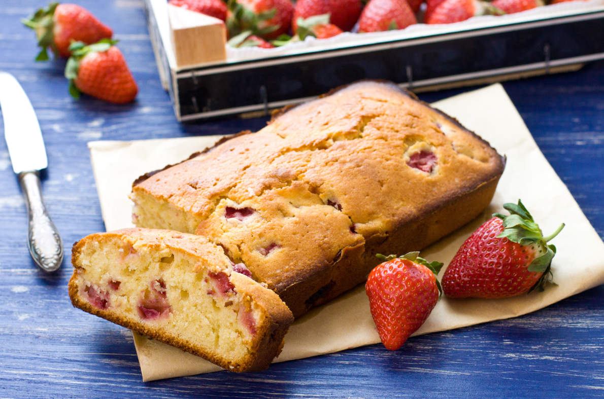 חורף במיטבו: מתכון לעוגת תות לימון עסיסית ונימוחה