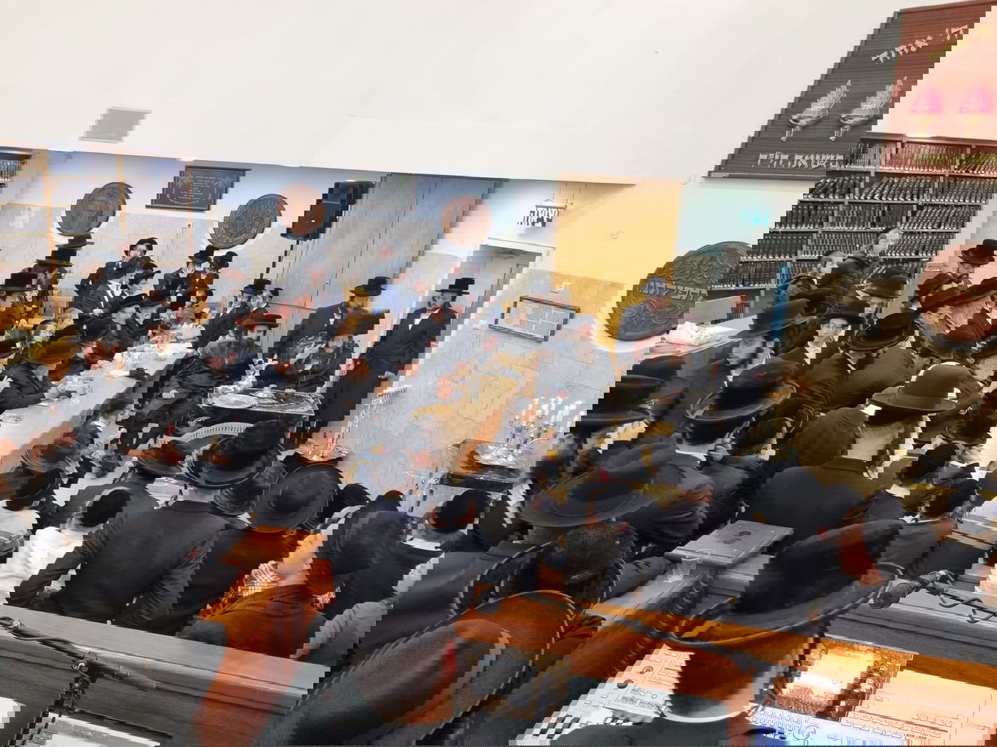 הדלקת נר שמיני של חנוכה בחסידות קאליב