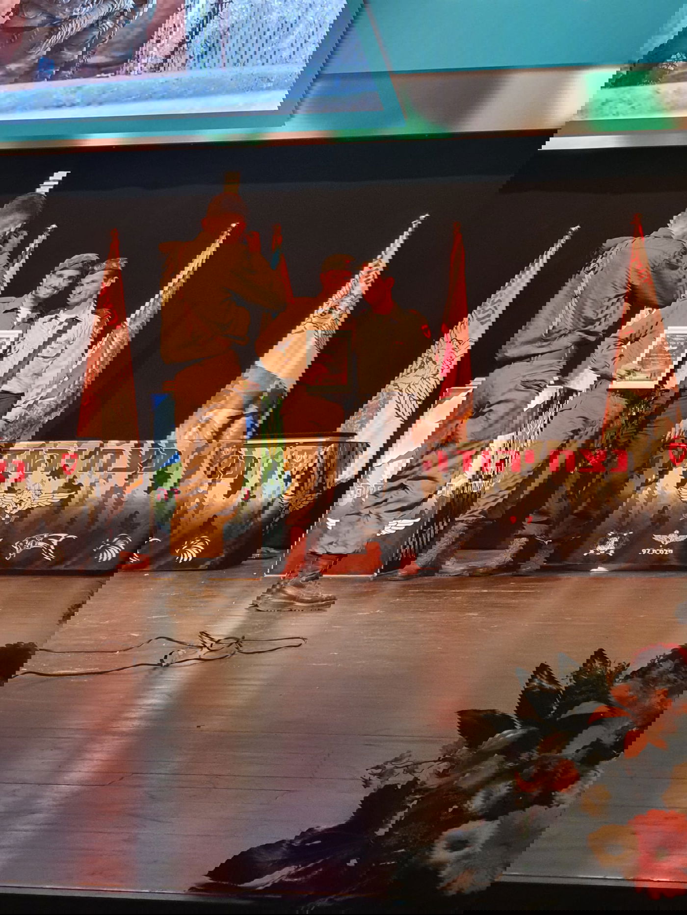 חיילי הגדוד החרדי 'נצח יהודה' הדליקו נר שמיני עם ההורים השכולים