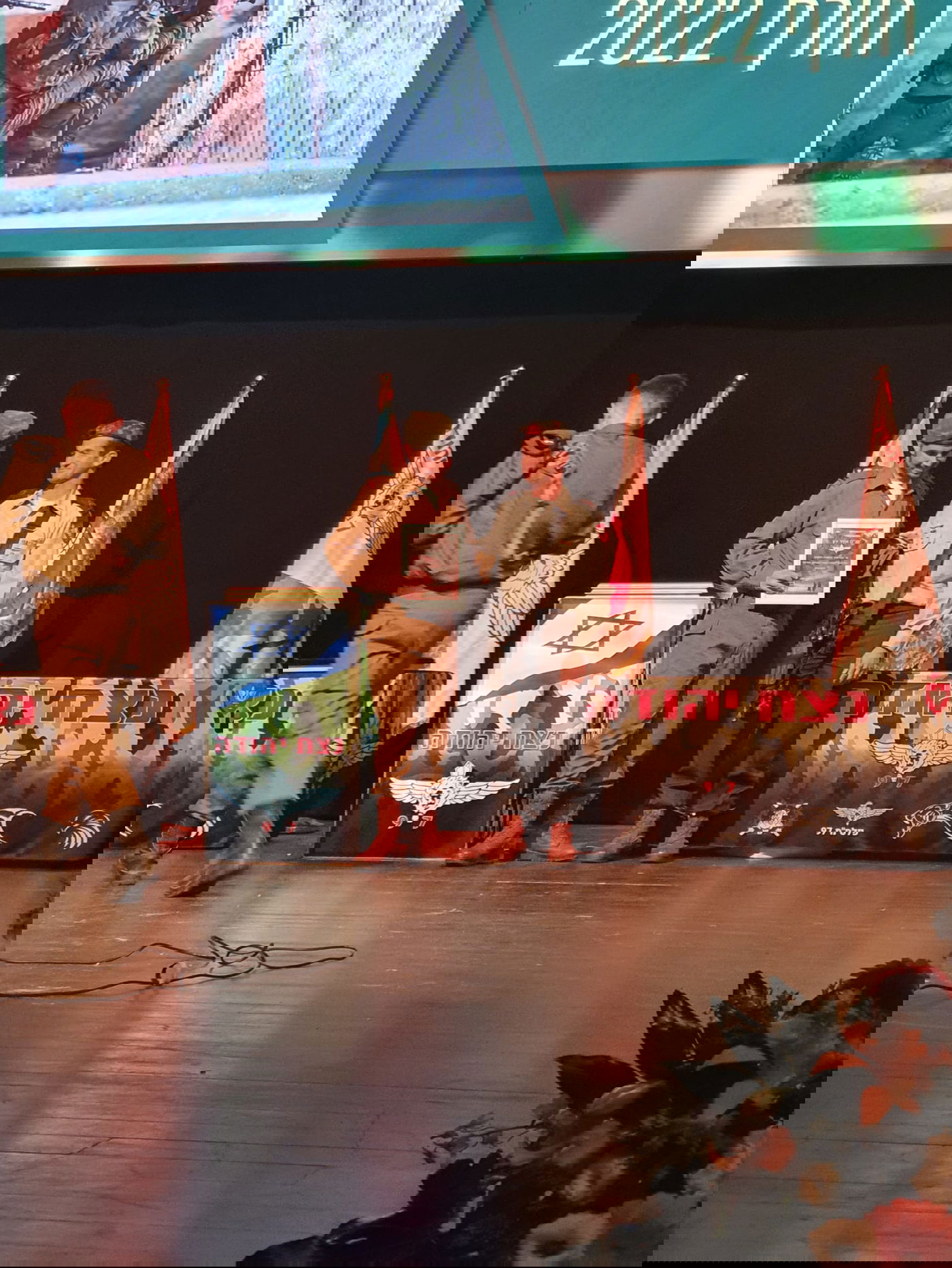 חיילי הגדוד החרדי 'נצח יהודה' הדליקו נר שמיני עם ההורים השכולים