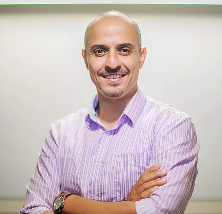 אריאל אפל, מייסד 'קונפידנס' - השיטה המצליחה ללימודי אנגלית 'ונפידנס'