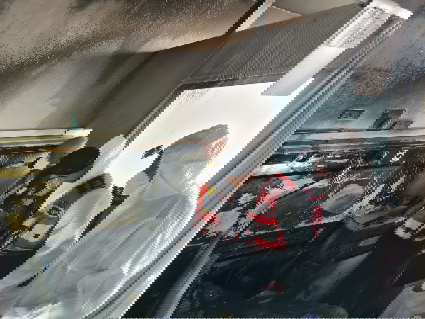 צוות החקירה של כבאות והצלה לישראל מחוז דרום פועל בחקירת האירוע בזירה