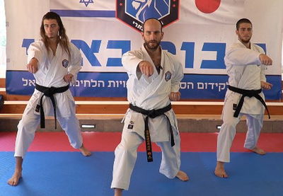 פרק 7 • נלמד עמידה קדמית  יחד עם המאמן החרדי בן אלהרר