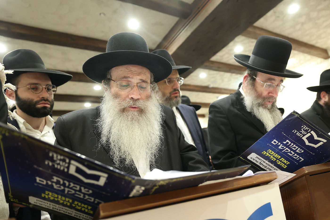 המונים העתירו במעמד "רינה של תורה" בזאת חנוכה | צפו בגלריה