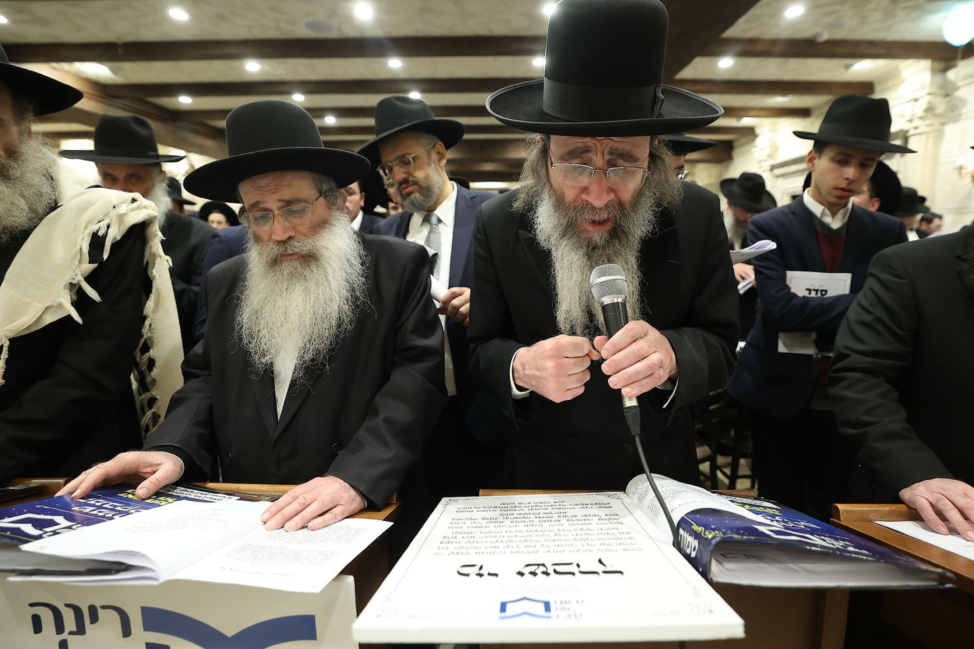 המונים העתירו במעמד "רינה של תורה" בזאת חנוכה | צפו בגלריה