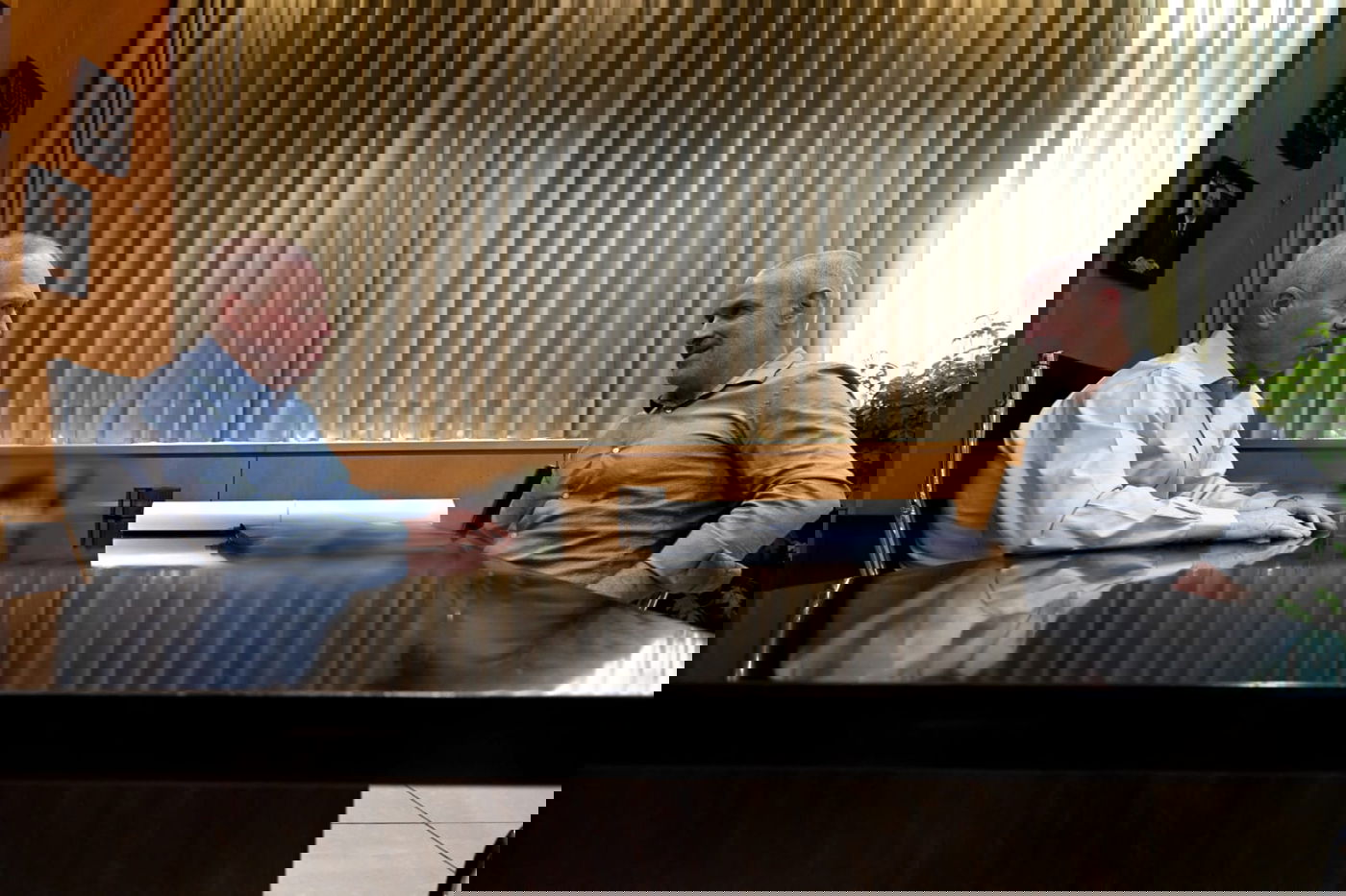 שר הביטחון יואב גלנט נפגש עם ראש השב"כ רונן בר