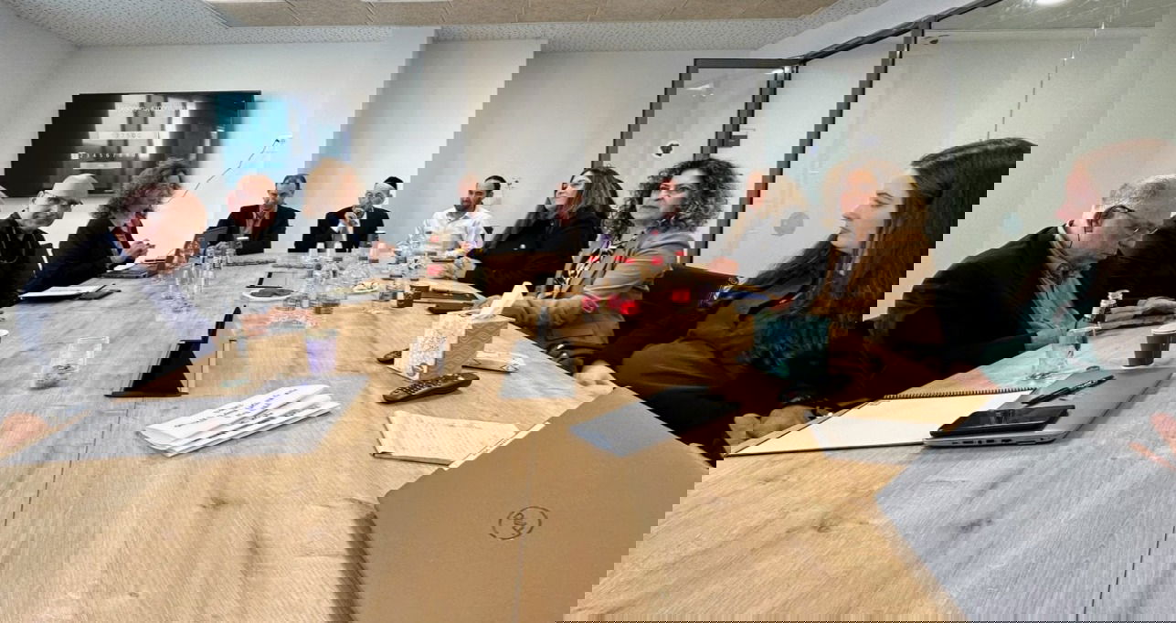 סגן השר מקלב קיים ישיבת עבודה ראשונה במשרדו