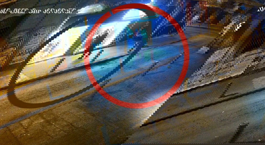 צועד ברחובות גאולה