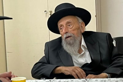 הגר"ש בעדני, לפני כחודשיים, בביתו