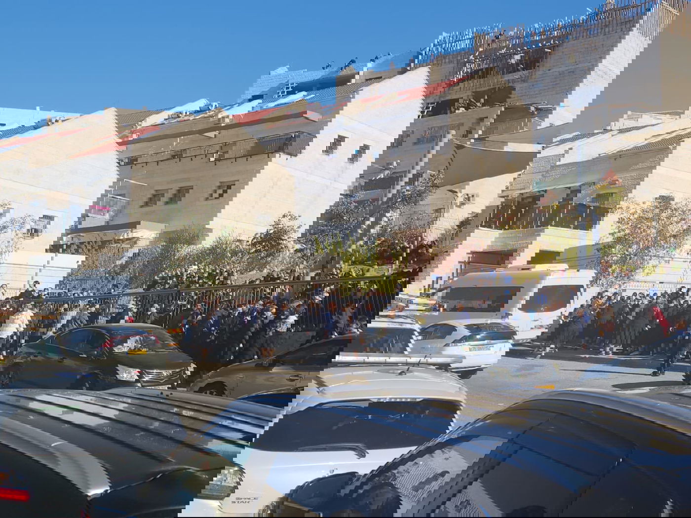 "שמענו פיצוץ בארוחת בוקר": שריפה פרצה בביתר עילית