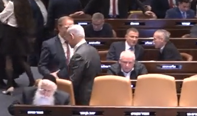 לא נעים: נתניהו ויריב לוין התעלמו מדודי אמסלם • צפו