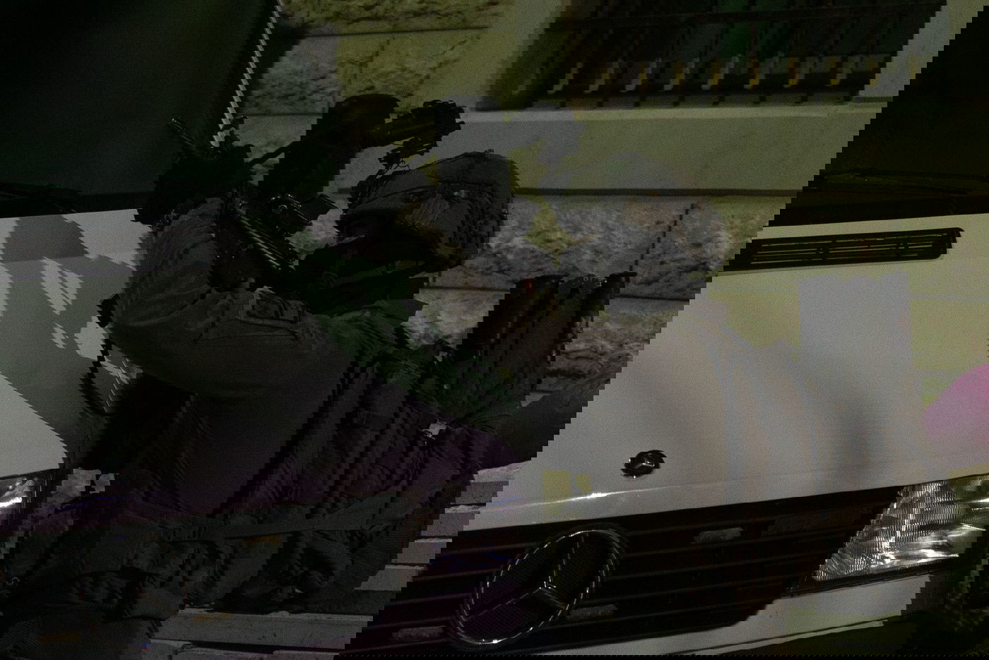 תחת ירי והשלכת מטענים: החיילים עצרו 16 מבוקשים | צפו