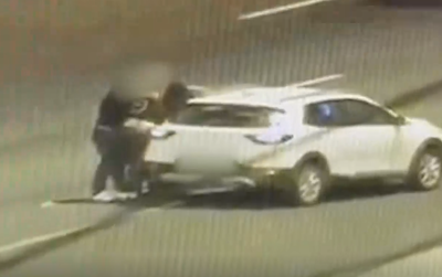 היכה את בת זוגו באמצע הכביש הראשי ונעצר