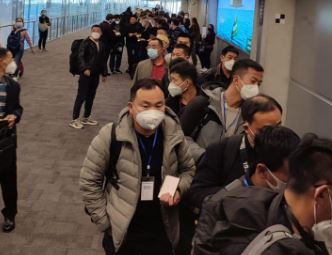 העובדים מגיעים היום לישראל