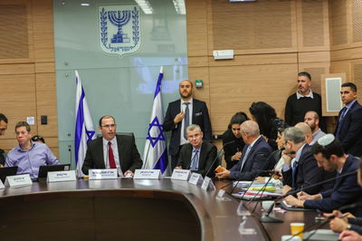 המהומה בפתיחת הדיון