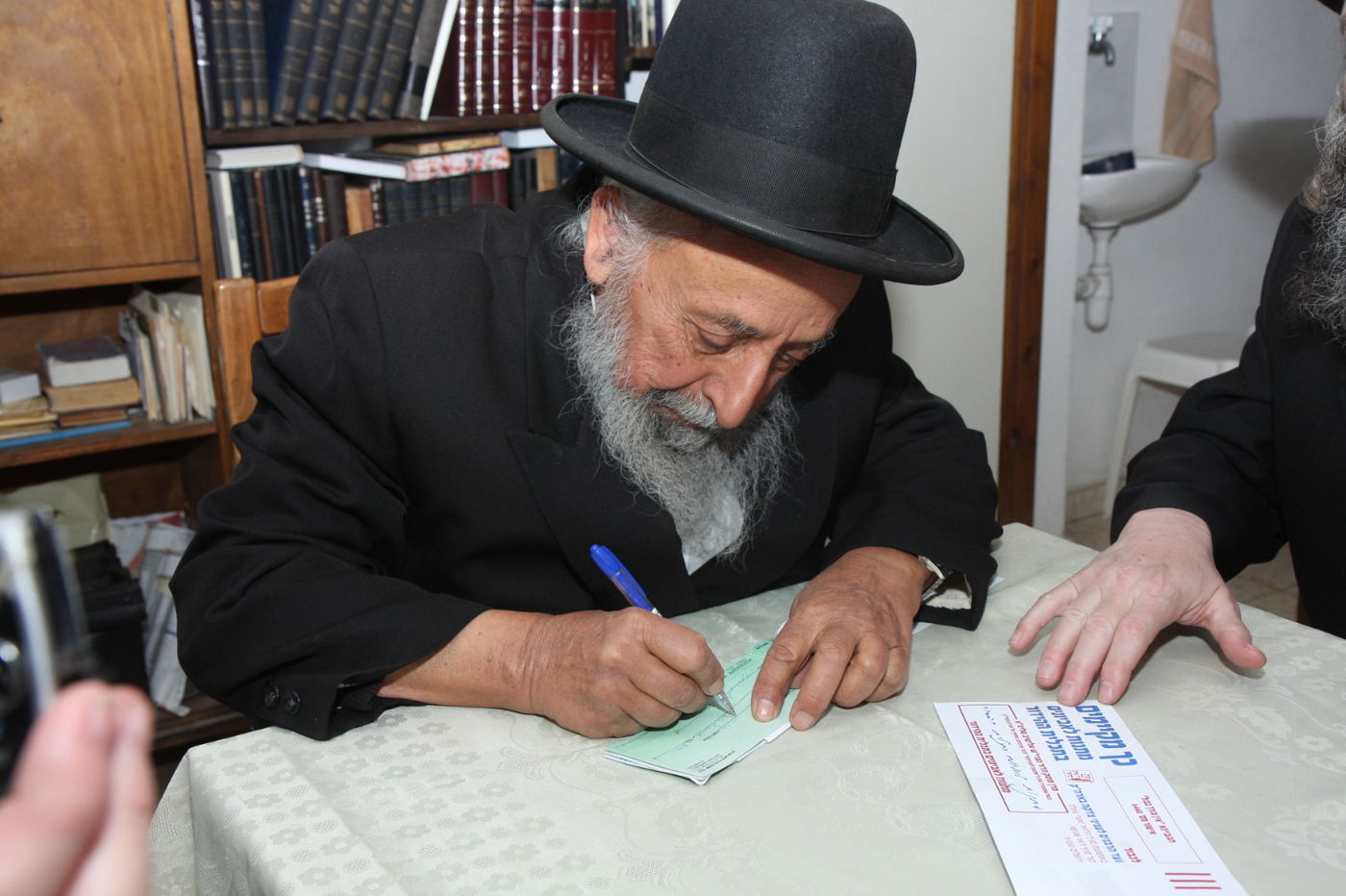 הגאון הרב שמעון בעדני זצוק"ל "שותף להצלת הדור"