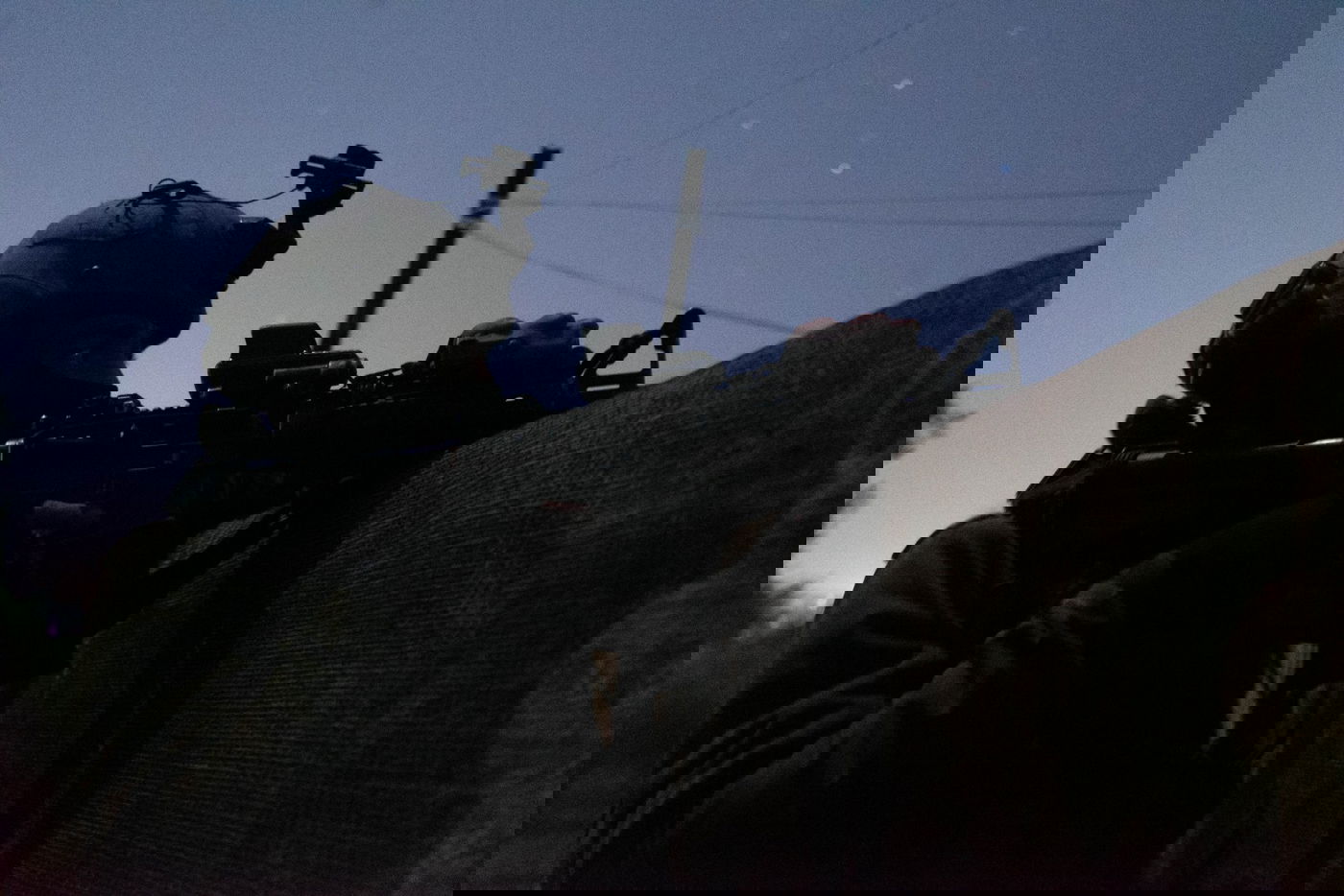 תחת מטענים ואבנים: כוחות צה"ל עצרו 16 מבוקשים | תיעוד