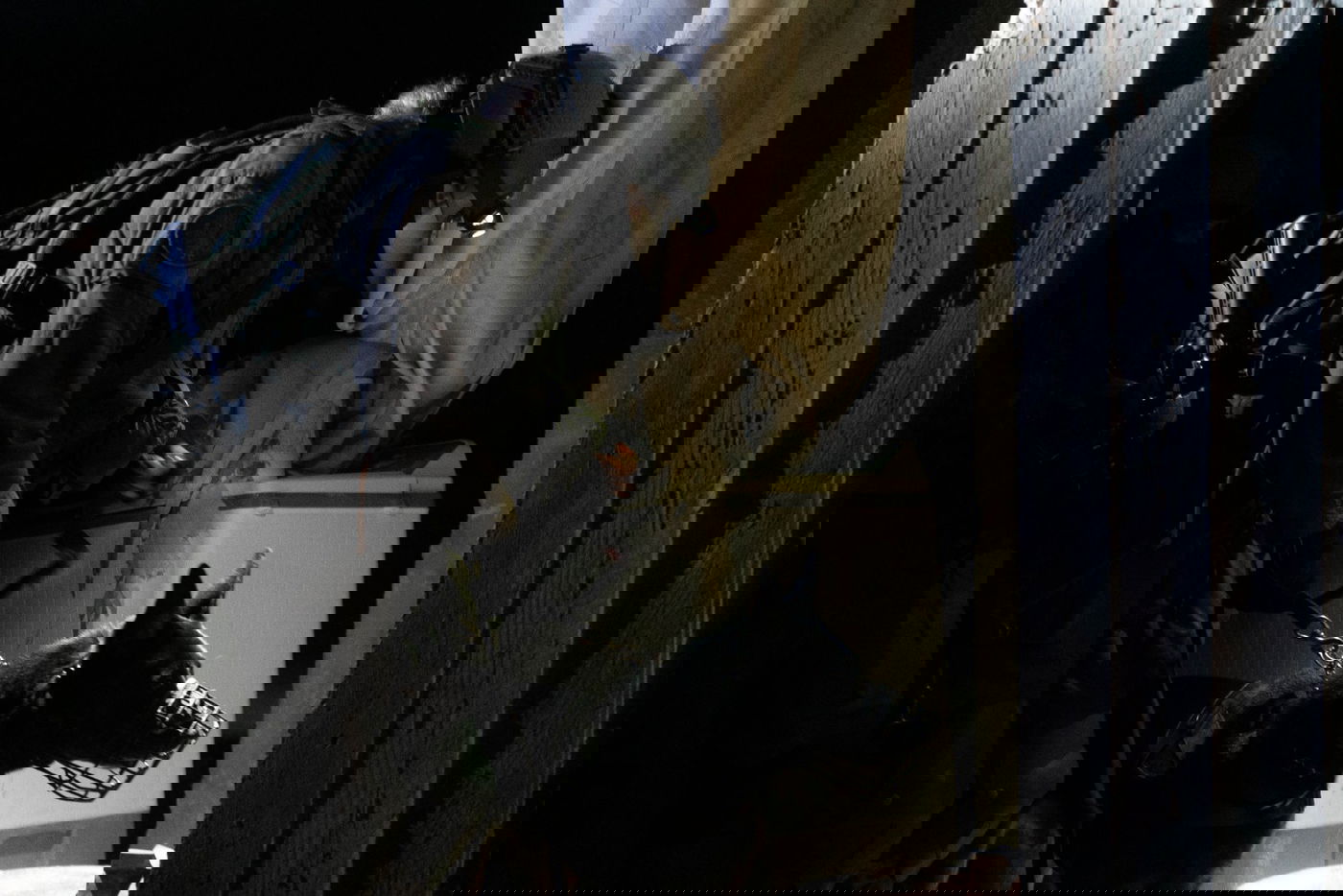 תחת מטענים ואבנים: כוחות צה"ל עצרו 16 מבוקשים | תיעוד