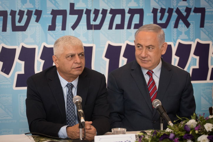 בני כשיאל לצד יו"ר הליכוד וראש הממשלה בנימין נתניהו