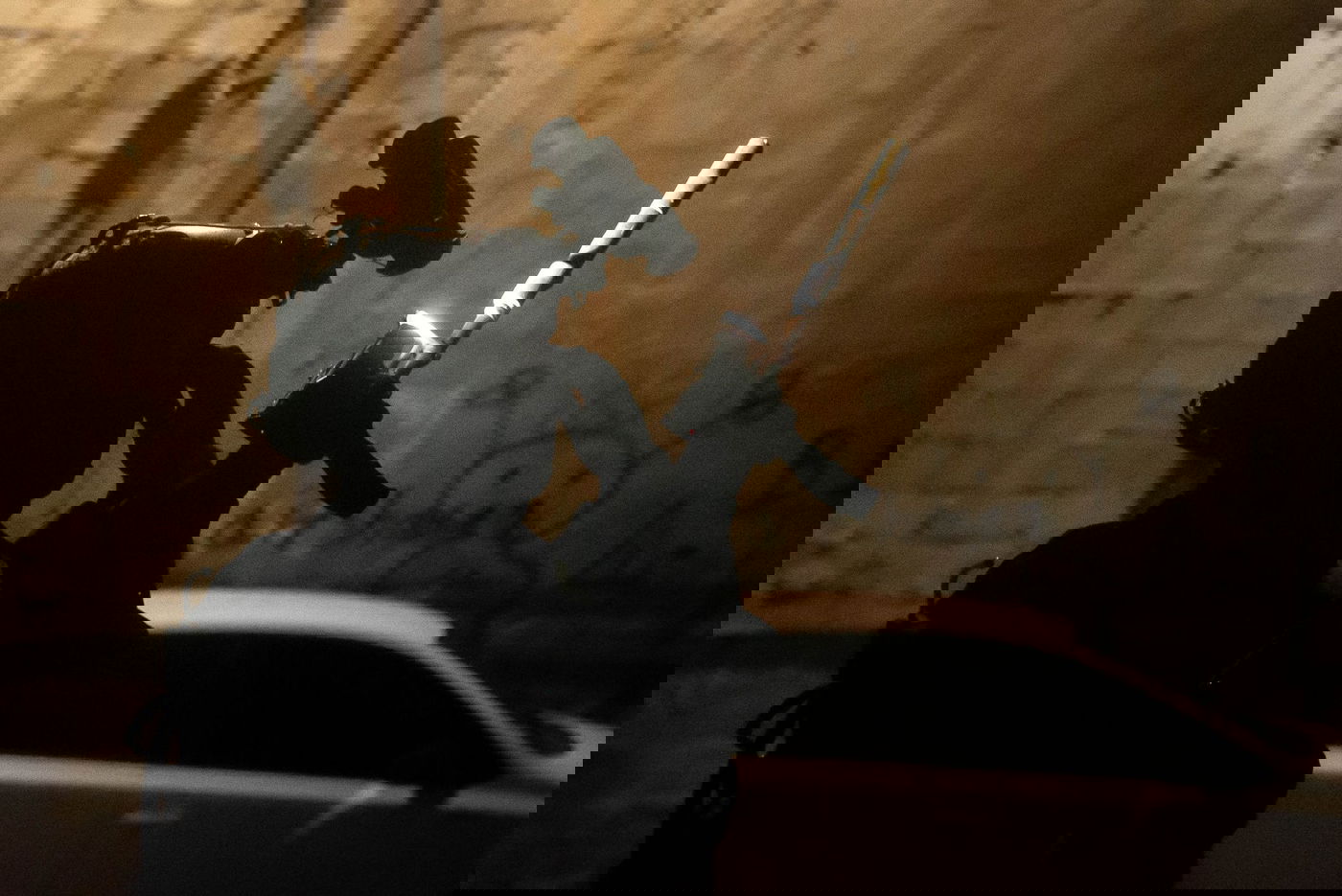 במהלך מעצר שני מבוקשים: החיילים ירו ופגעו במחבל