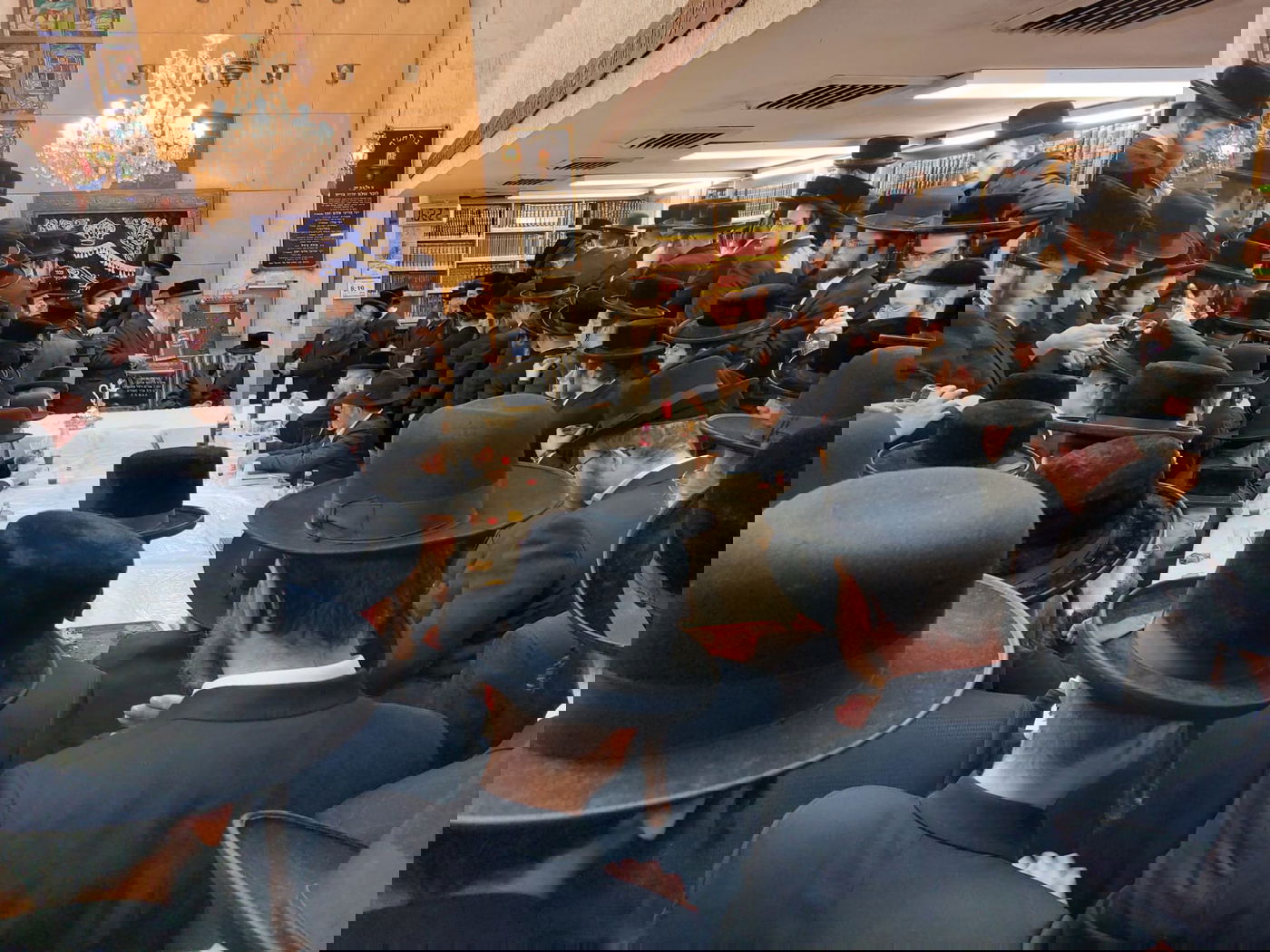 סאדיגורה: האדמו"ר ישבות בעיר תל אביב