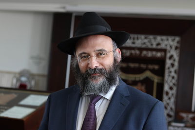 האזינו לניגון של החסיד המפורסם מהעיירה קרמנצ׳וג