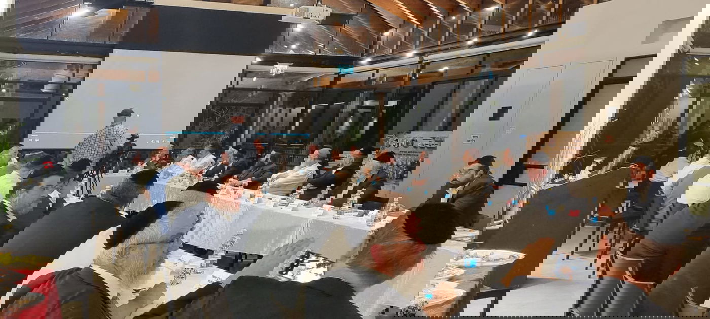 מפגש חברי ועדת ההיגוי של "נוער בסיכוי"