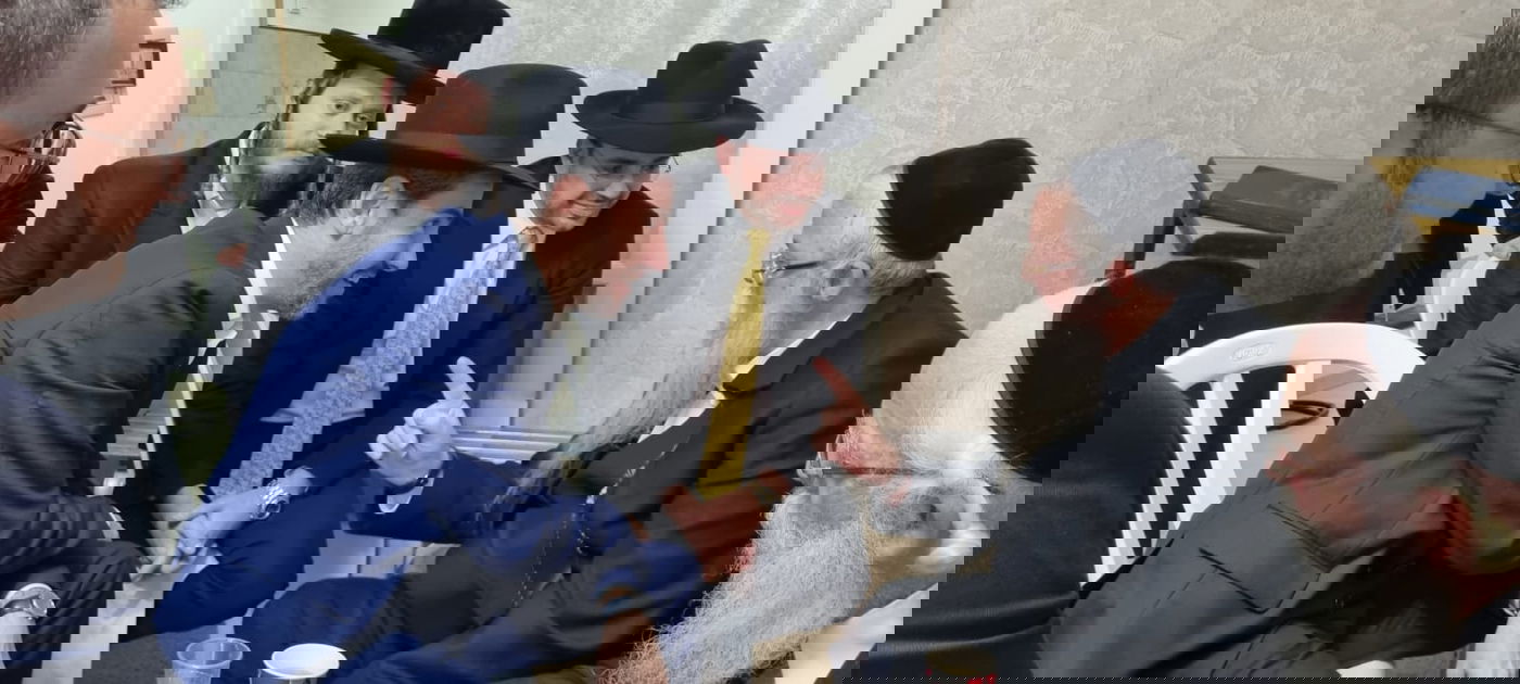 אדמו"רים ורבנים לצד שרים, ח"כים ואישי ציבור ניחמו את מנכ"ל ומייסד 'עלה' הרב יהודה מרמורשטיין