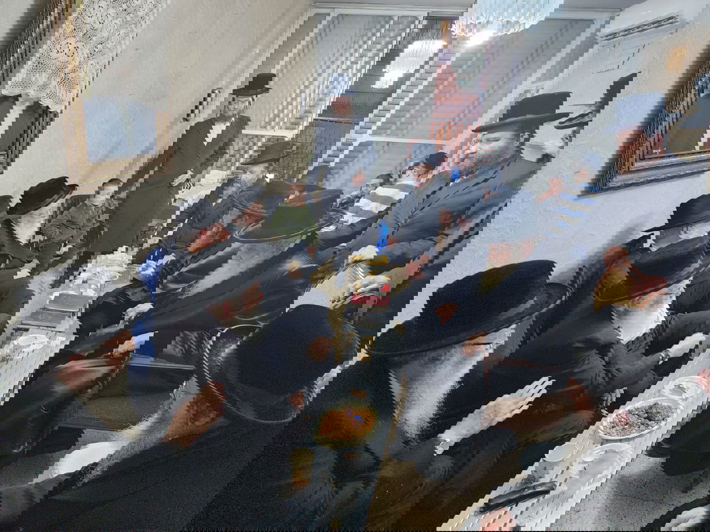 אדמו"רים ורבנים לצד שרים, ח"כים ואישי ציבור ניחמו את מנכ"ל ומייסד 'עלה' הרב יהודה מרמורשטיין