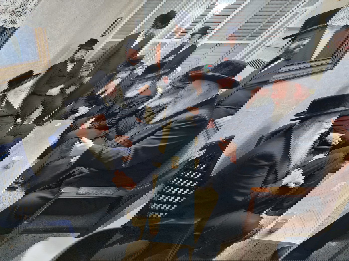 אדמו"רים ורבנים לצד שרים, ח"כים ואישי ציבור ניחמו את מנכ"ל ומייסד 'עלה' הרב יהודה מרמורשטיין