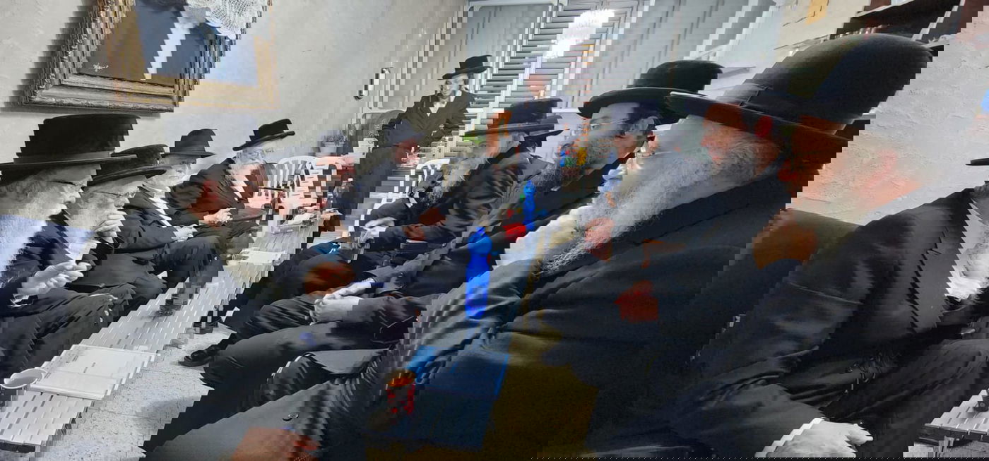 אדמו"רים ורבנים לצד שרים, ח"כים ואישי ציבור ניחמו את מנכ"ל ומייסד 'עלה' הרב יהודה מרמורשטיין