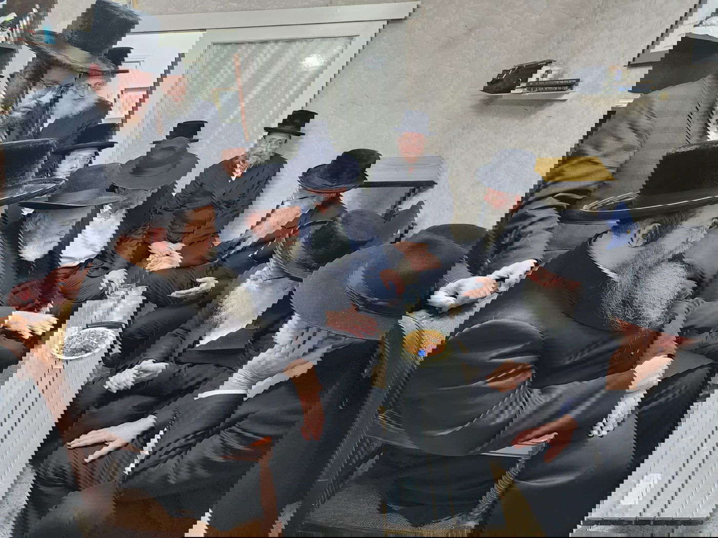 אדמו"רים ורבנים לצד שרים, ח"כים ואישי ציבור ניחמו את מנכ"ל ומייסד 'עלה' הרב יהודה מרמורשטיין