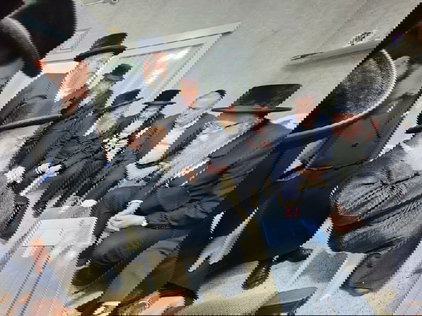 אדמו"רים ורבנים לצד שרים, ח"כים ואישי ציבור ניחמו את מנכ"ל ומייסד 'עלה' הרב יהודה מרמורשטיין