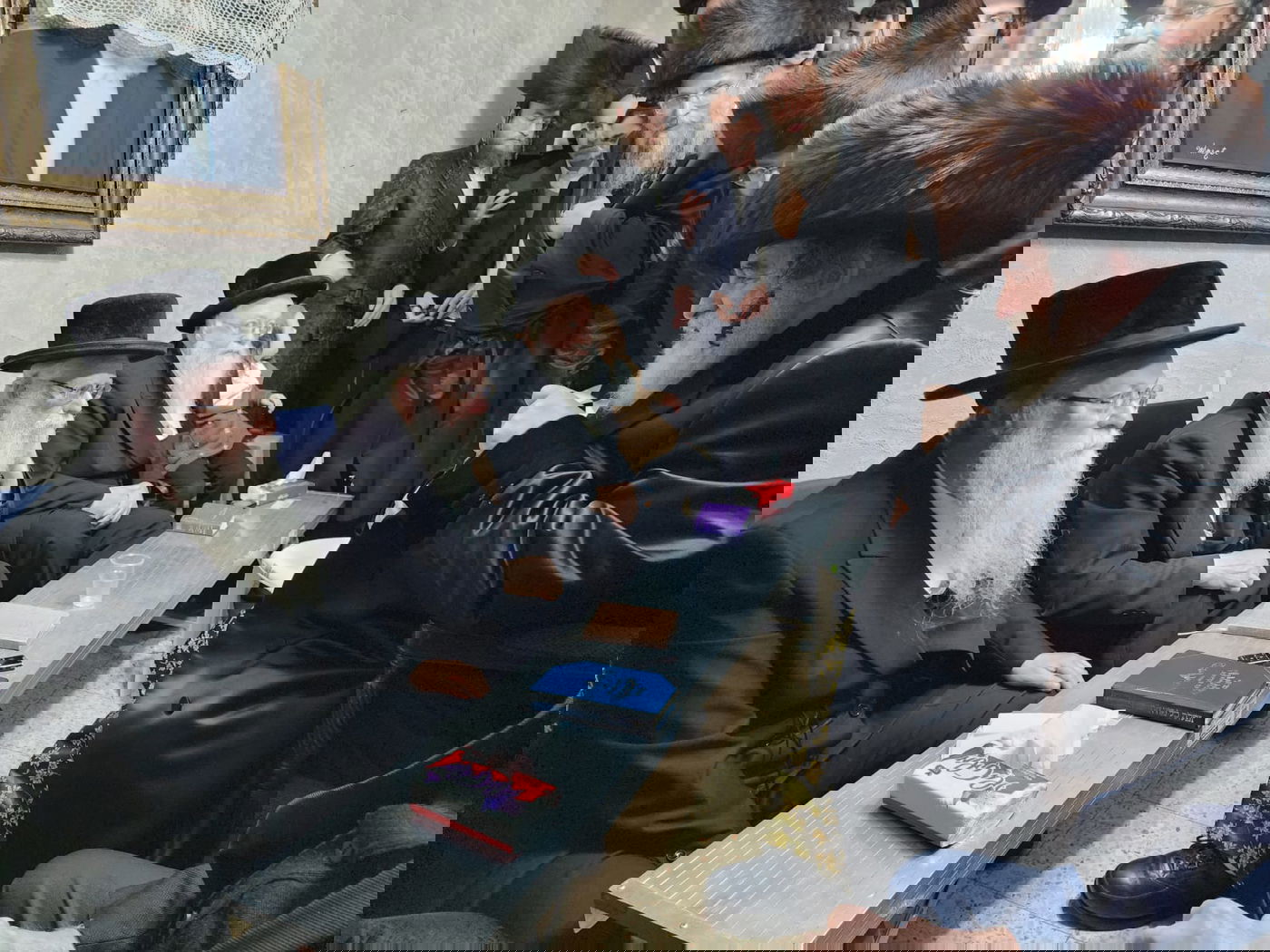 אדמו"רים ורבנים לצד שרים, ח"כים ואישי ציבור ניחמו את מנכ"ל ומייסד 'עלה' הרב יהודה מרמורשטיין