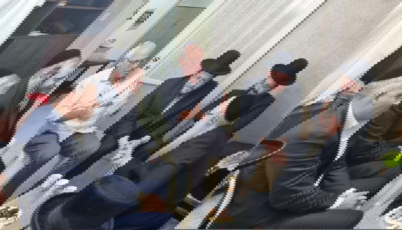 אדמו"רים ורבנים לצד שרים, ח"כים ואישי ציבור ניחמו את מנכ"ל ומייסד 'עלה' הרב יהודה מרמורשטיין