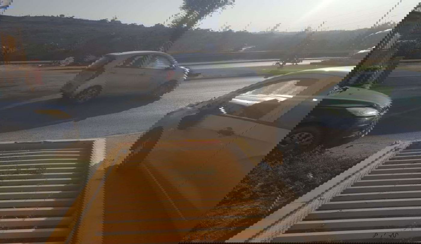 תושב מודיעין עילית התנגש בשער העיר; העירייה הגישה תביעה על סך כ-50 אלף שקל