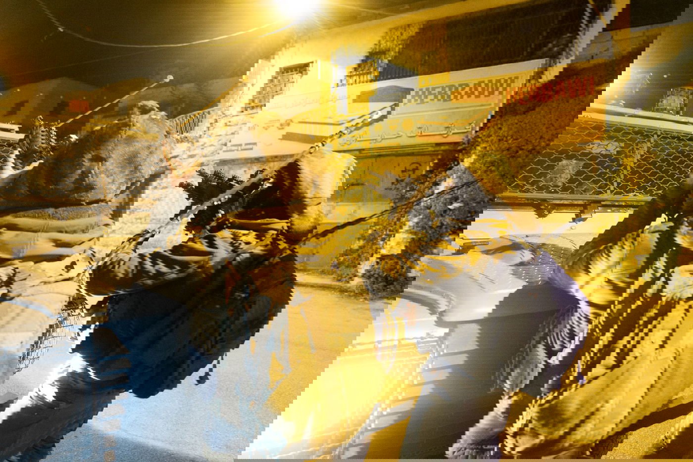 המחבלים ירו לכיוון החיילים ירי מסיבי; חייל צה"ל נפצע