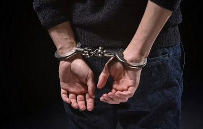 בכיר בארגון פשע נעצר בנתב"ג בחשד למעורבות באירועי ירי בתל אביב