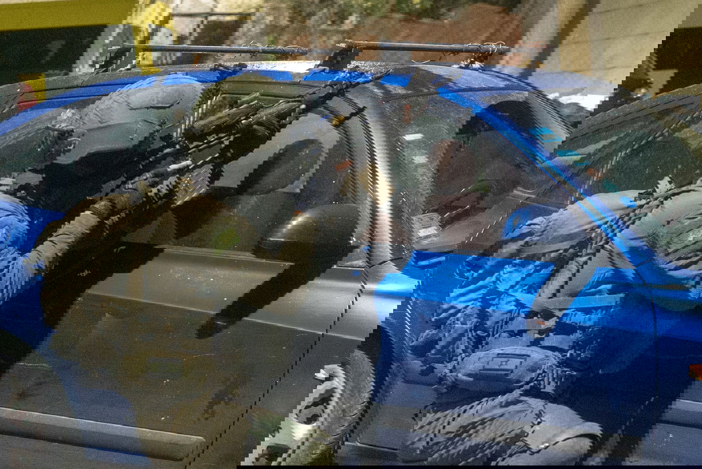 לוחמי צה"ל עצרו שני מבוקשים | צפו בפעילות