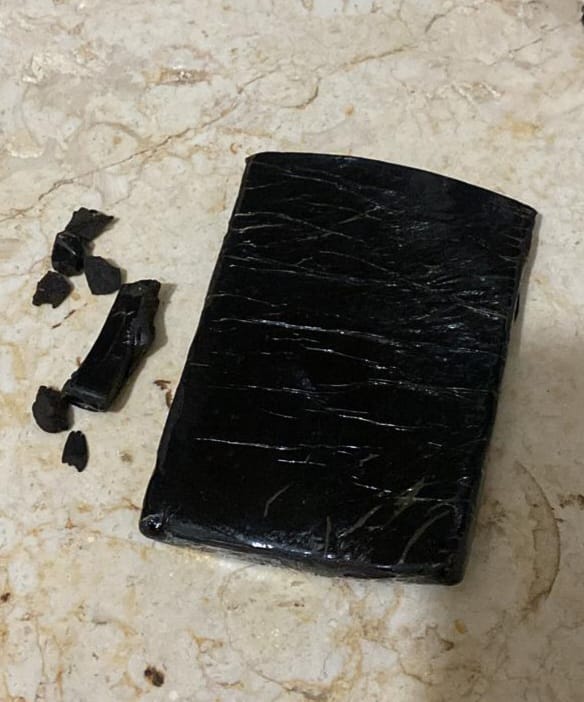 הבלשים  תפסו סמים ונשק עוזי ללא רישיון; החשוד נעצר