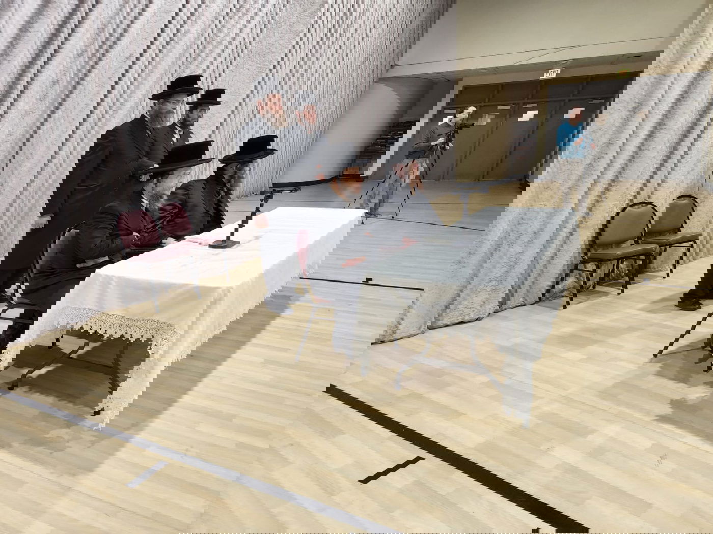 האדמו"ר מקאליב ערך ביקור חיזוק בקהילה היהודית בשיקאגו