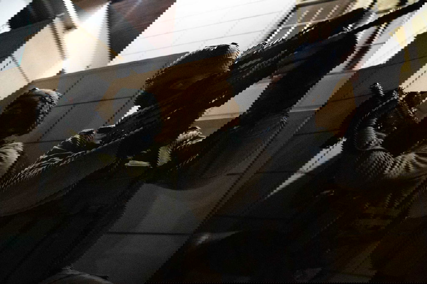 ירי ומטעני חבלה לעבר כוחות הביטחון בעת מעצר מבוקשים