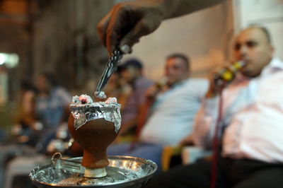 עישון נרגילה. אילוסטרציה